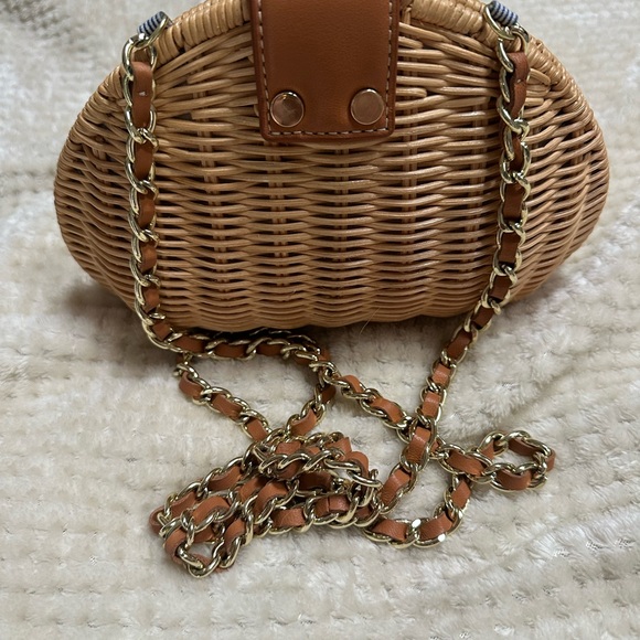 J. McLaughlin Tan Woven Wicker Clutch Crossbody Bag with Leather & Gold Accents - Picture 4 of 5